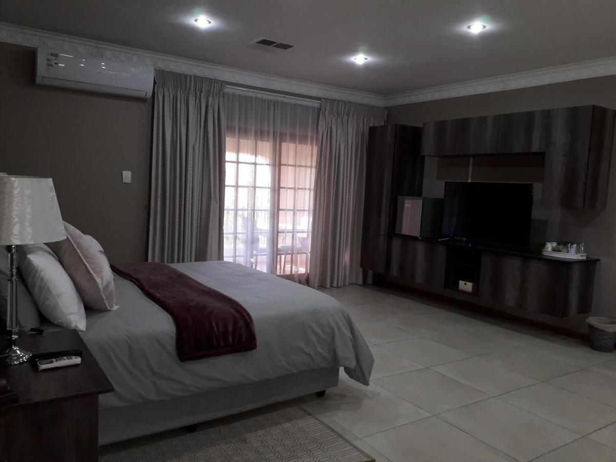 Tuscany Vryburg Dış mekan fotoğraf