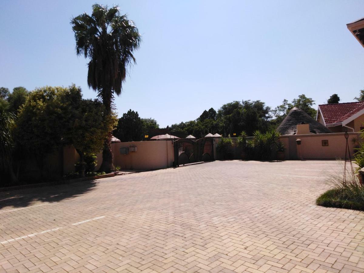 Tuscany Vryburg Dış mekan fotoğraf
